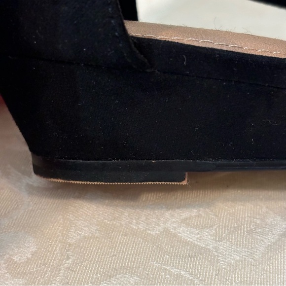 NWT Torrid Black Gladiator Sandals w/Pom Poms, Size 8.5 Wide - Picture 9 of 12